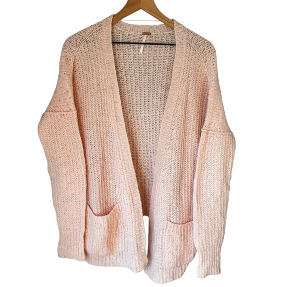 Free People Alpaca Weekend Getaway Coquette Open Cardigan Petal Pink -Size M - Picture 1 of 7